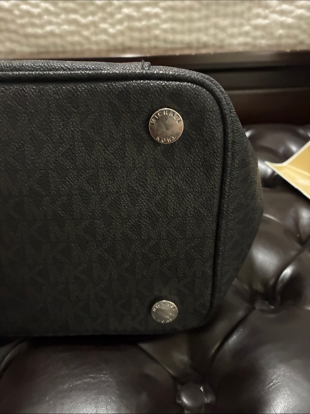 Michael Kors Black Logo Jet Set tote with MK Charm and Side Pockets - Picture 3 of 10
